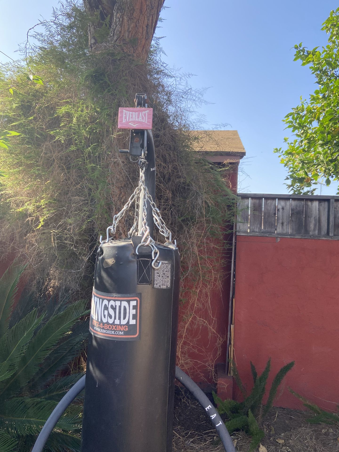 Ringsides Heavy Bag With EVERLAST UFC Stand !!