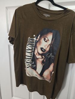 Brown Aaliyah tee