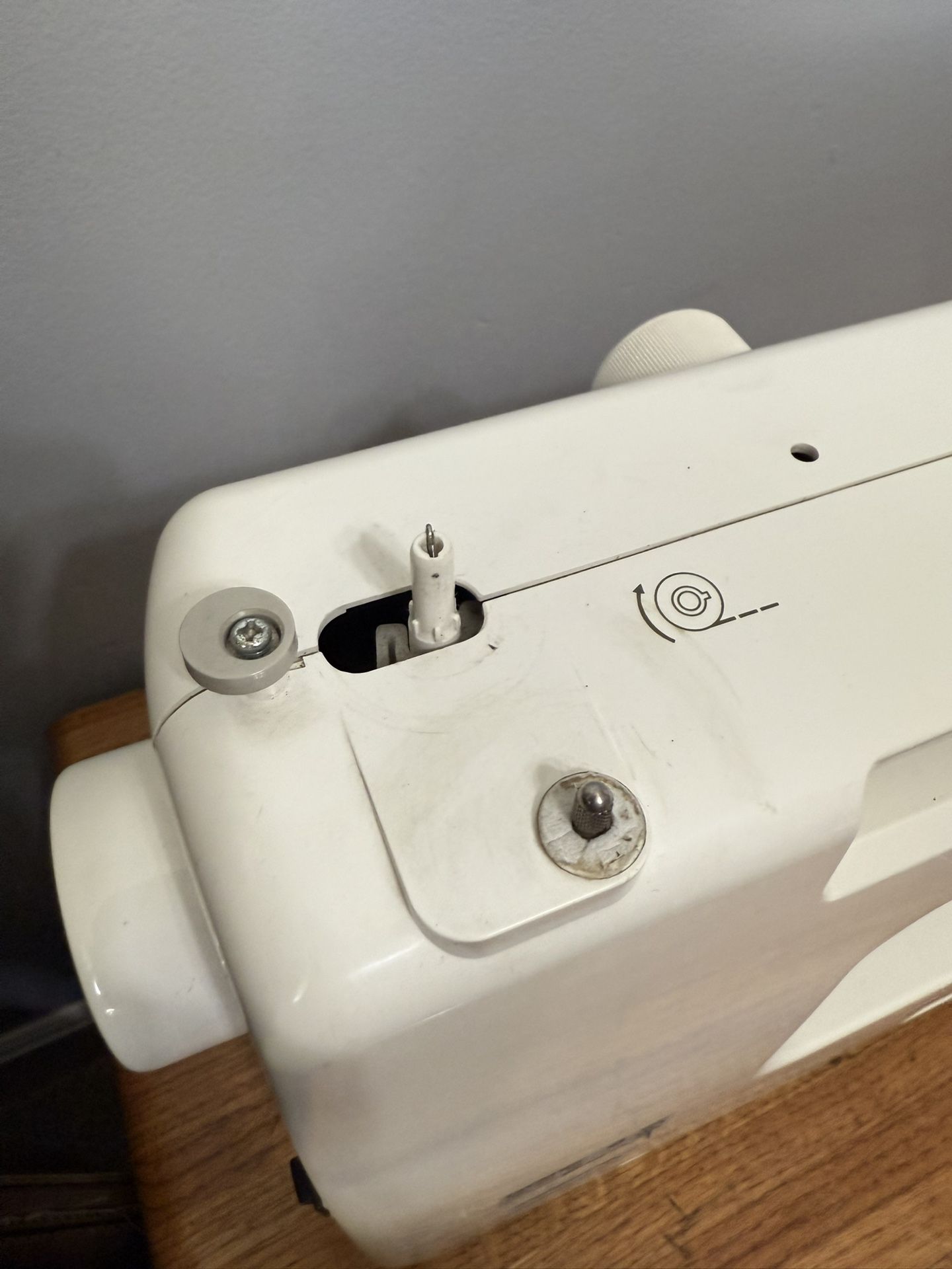 Brother LS 2125i Electric Lightweight Portable Sewing Machine Tested/ foot pedal