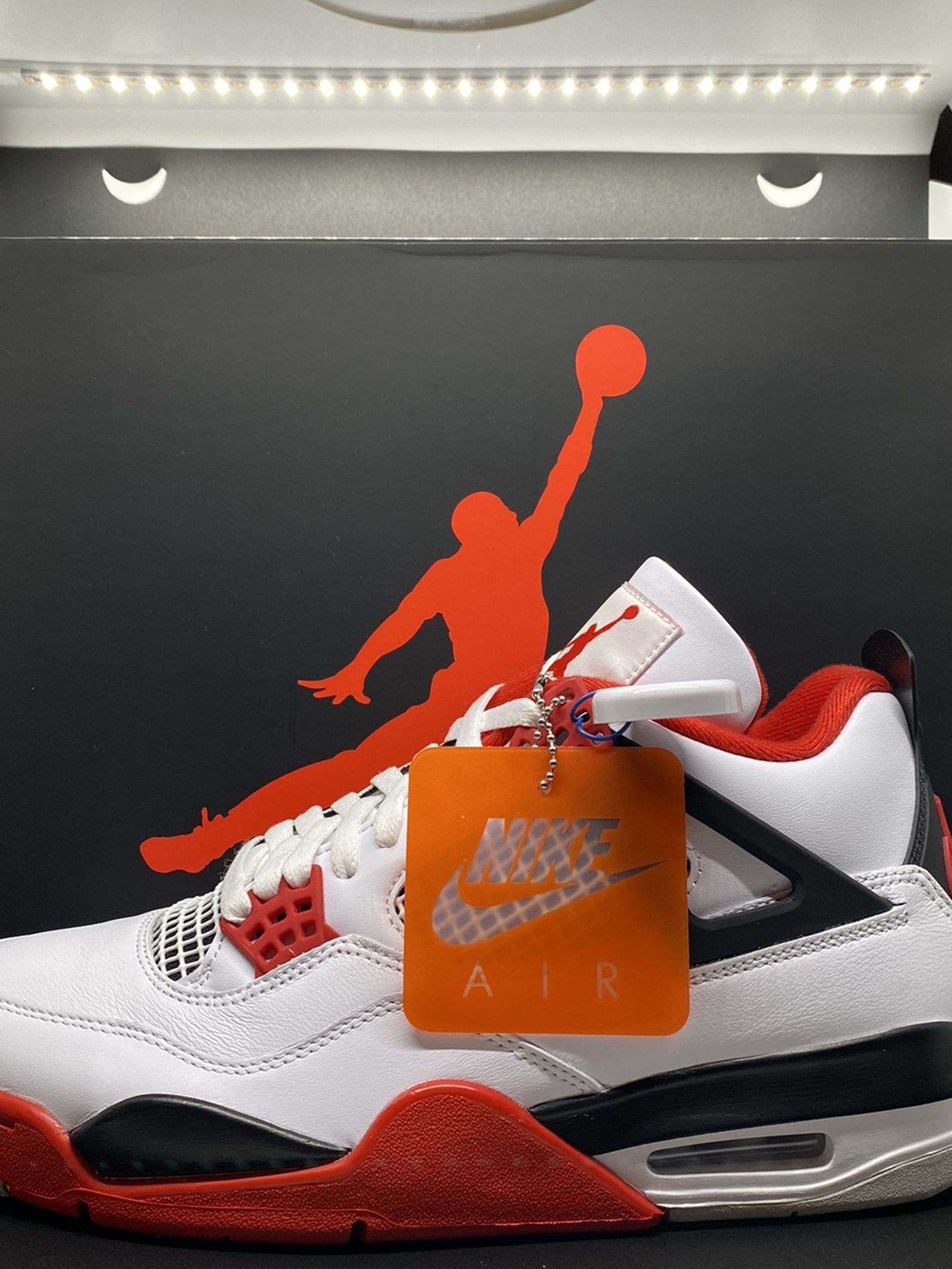 Jordan 4 Retro OG “Fire Red”