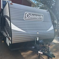 : 2018 16 Foot AC awning front walk around queen bed toilet shower fully sucked