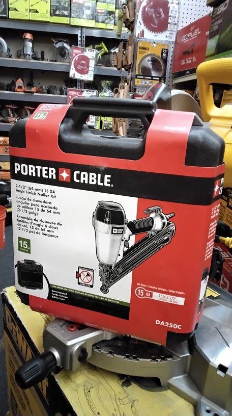 PORTER ◇ CABLE 2 - 1/2" (64 mm) 15 GA ANGLE FINISH NAILER KIT