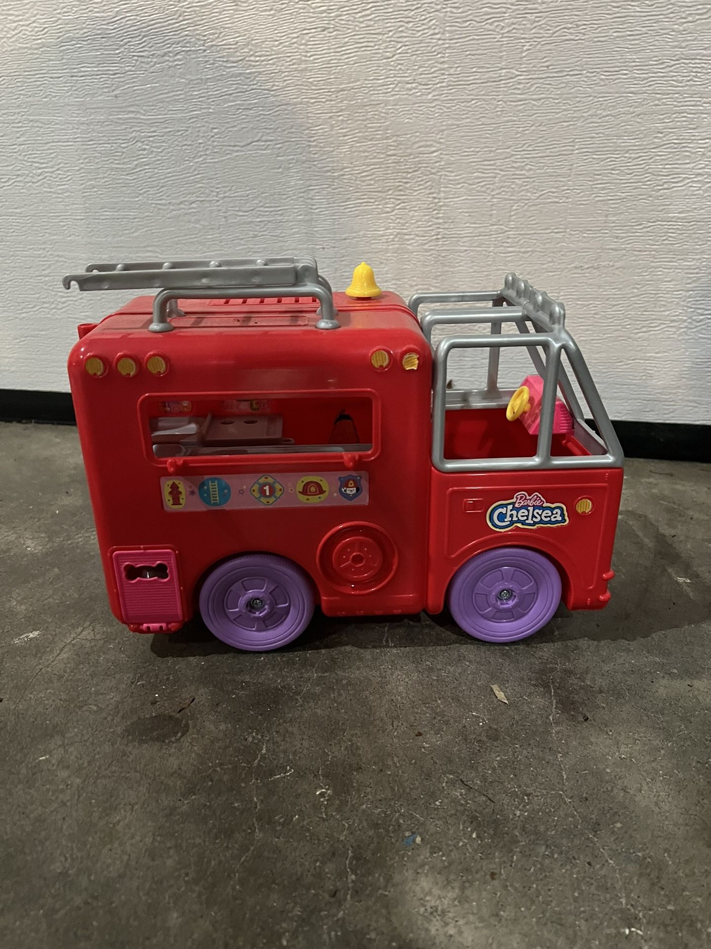 Barbie Chelsea Fire Truck Plus little figurines