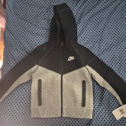 Youth Nike Tech