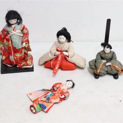 Rare 4 antique Japanese dolls, 