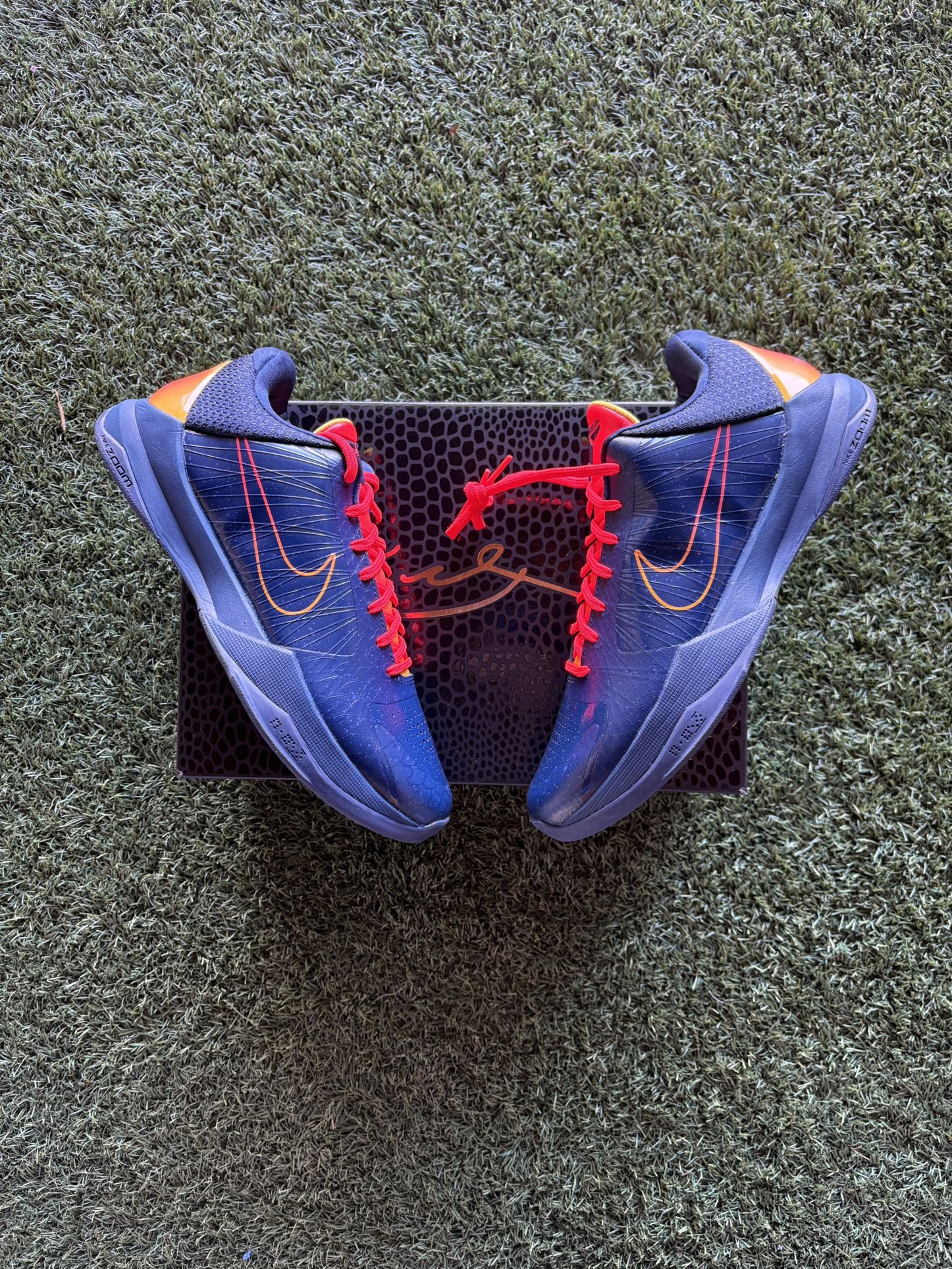 Kobe 5 “Caitlin Clark”