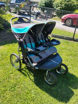 Navigator twin jogger /stroller twin