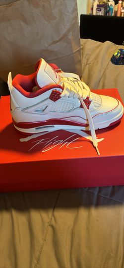 Air Jordan 4 Retros valentine addition