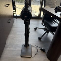 GOOD CONDITION LG CORDZERO VACUUM