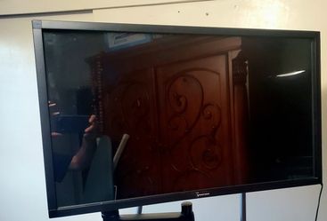 32" Samsung Touch Screen Computer Monitor In Great Working Condition