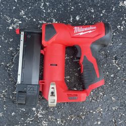 Milwaukee 23ga Pin Nailer