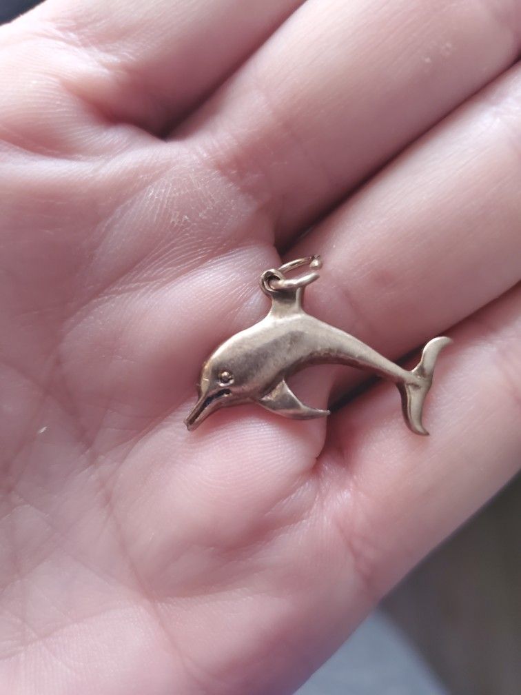 14k Gold Dolphin Pendant.