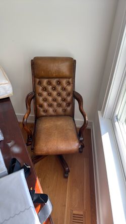 Desk chair  retail 2750!