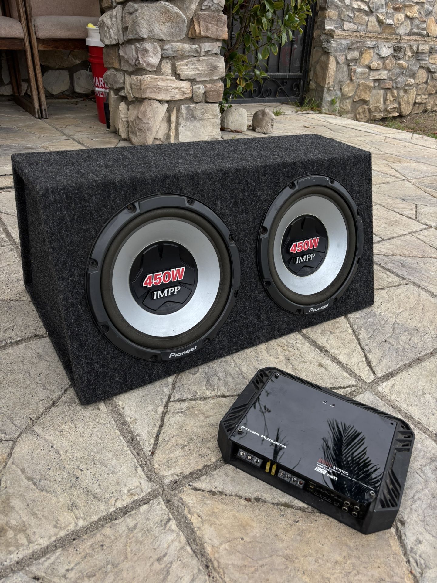 Dual 12’s With Amp Setup