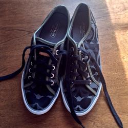 Coach slightly worn excellent condition shoe size 6b