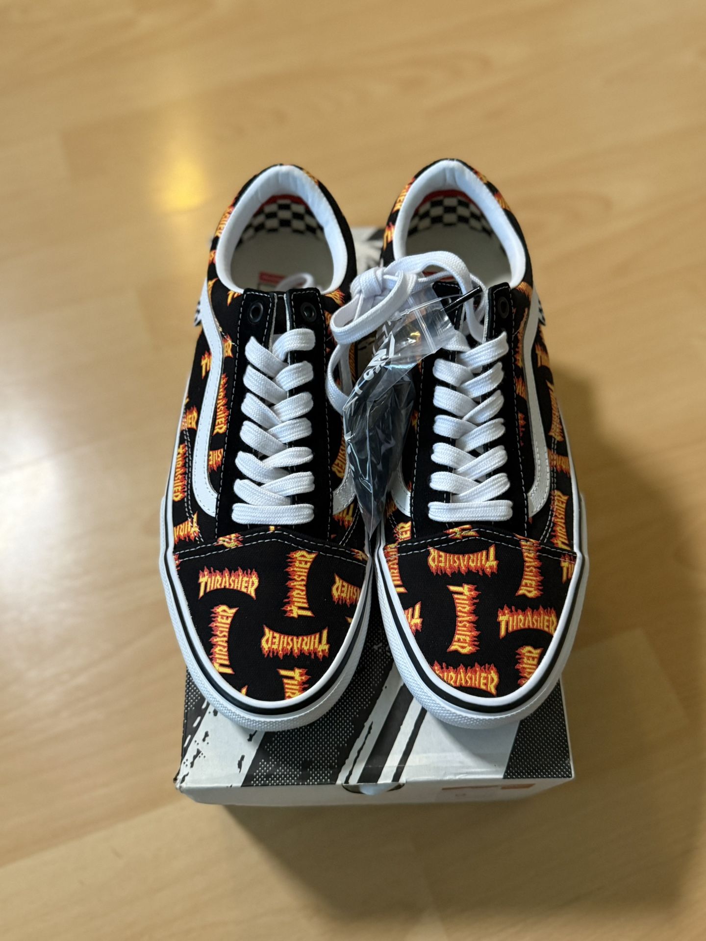 Vans x Thrasher Skate Old Skoo Shoes Black Multi Logo Sneakers Size 9.5 NEW