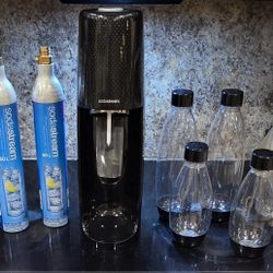 Soda Stream + CO2 Tanks 