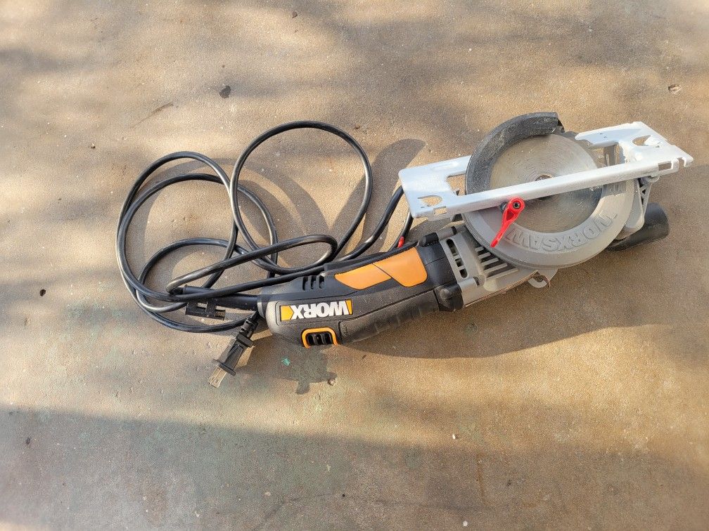4.5" Worx Wood Saw
