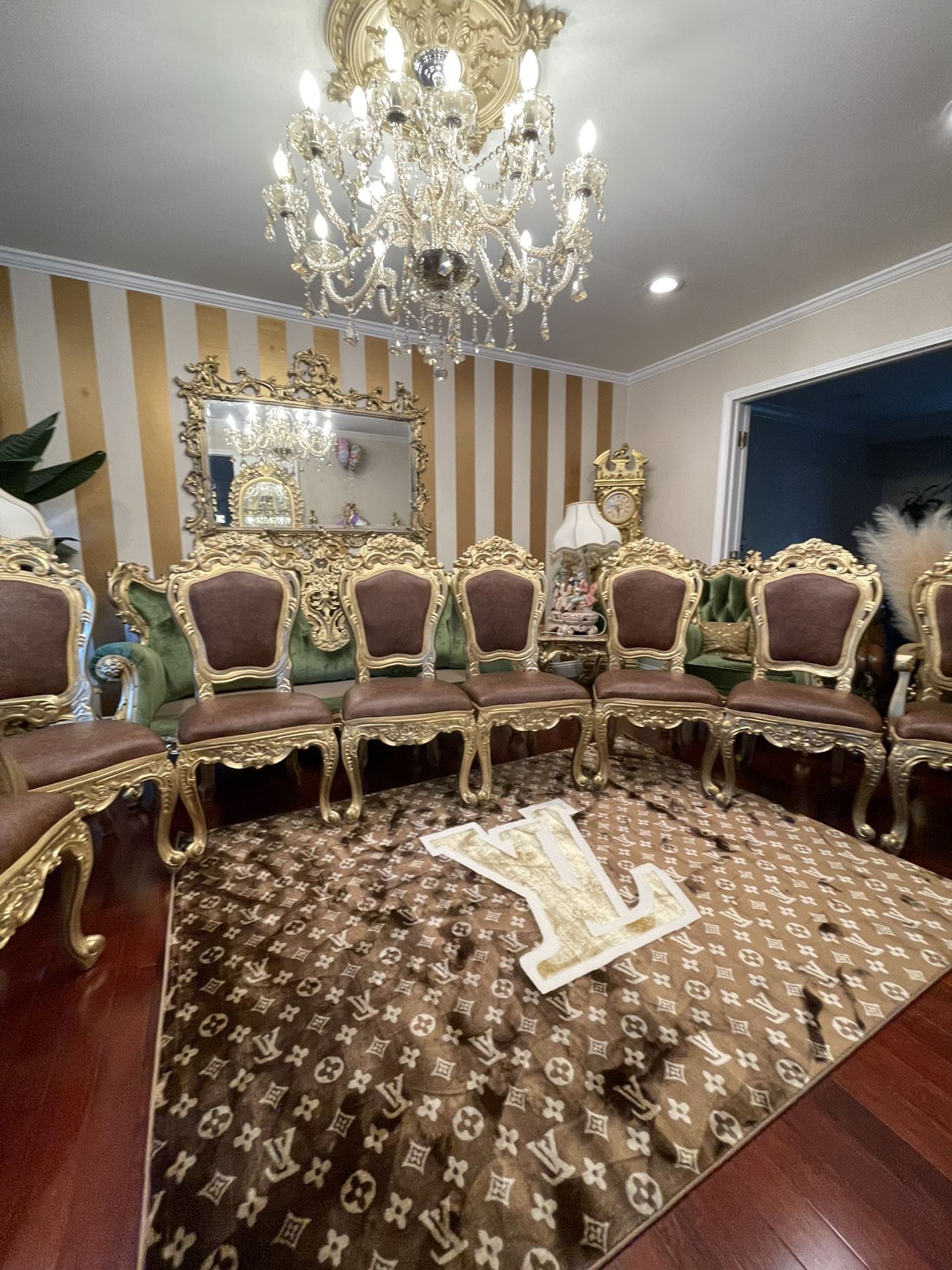 Very Beautiful Victorian dining chairs
