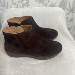 New w/ Box Womens Shoes FitFlop SUMI size 7.5  38.5 Suede Ankle Boots Brown Leather 