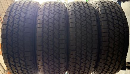 265 65 18 Bridgestone 2426