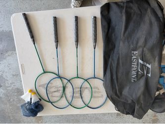 Badminton set