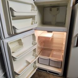 Fridgidaire Refrigerator Freezer Fridge