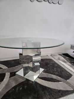 Round Glass Top Mirrored Pedestal Dining Table. SHOWROOM DISPLAY