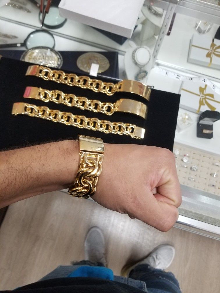 Oro Laminado 14K Chino Link Esclava for Sale in Garland TX OfferUp