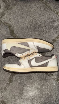 Travis Scott reverse mocha (10.5)