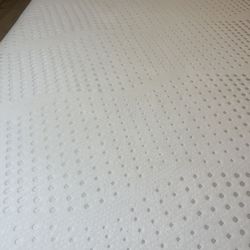 Jerome’s Queen mattress 