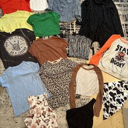 Women’s Bundle Tanks Short Sleeve Long Sleeve Sweater Size Medium 