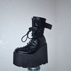 Dolls Kill Platform Boots in Size 8 (Black)