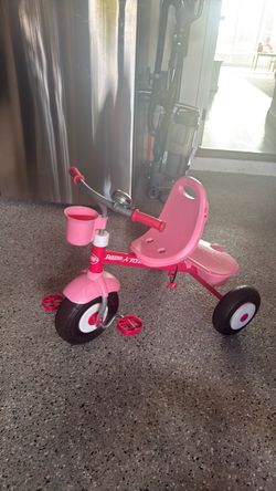 Radio flyer tricycle-pink