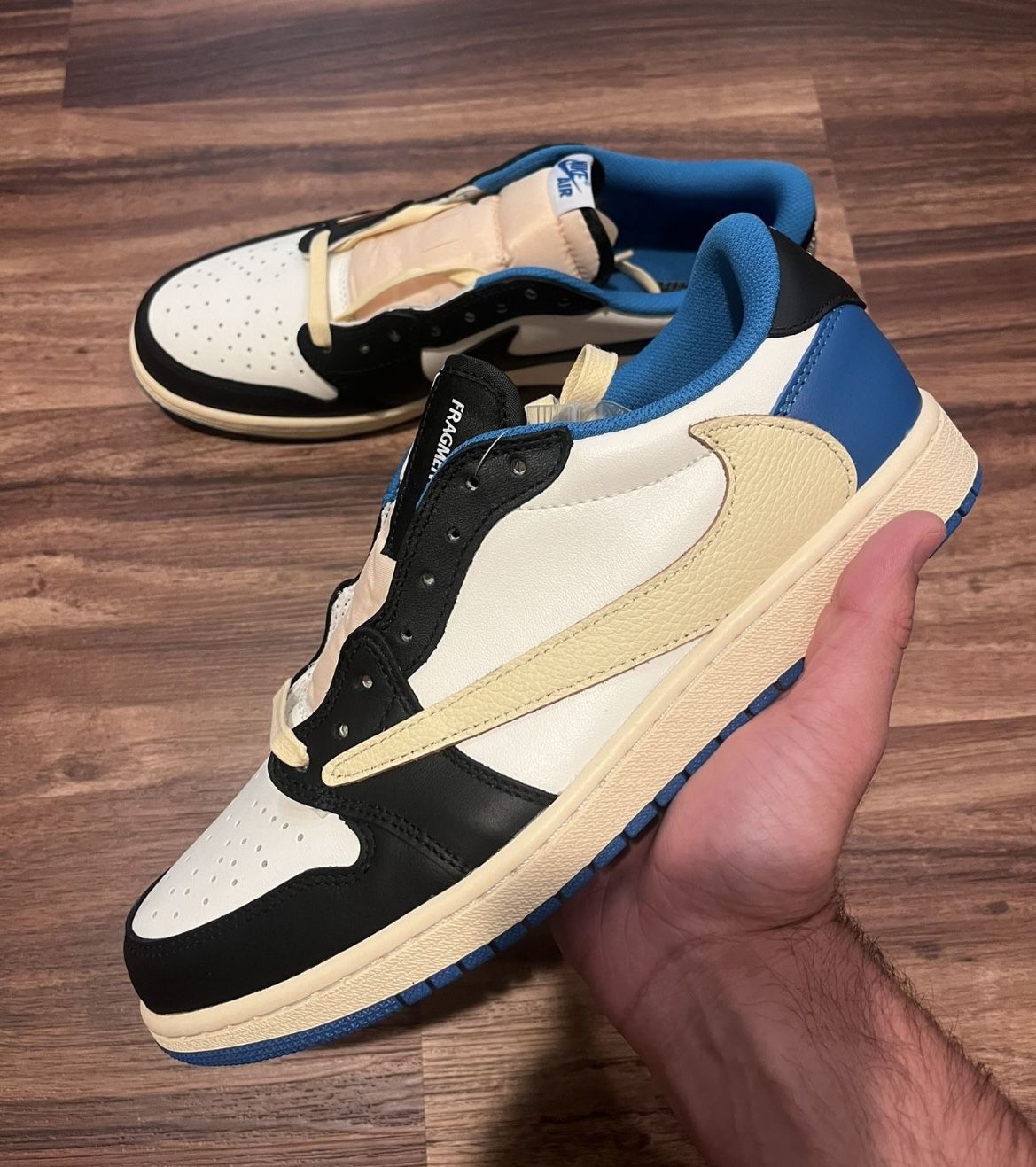 Jordan 1 Travis Scott x Fragment
