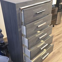 5-Drawer Chest