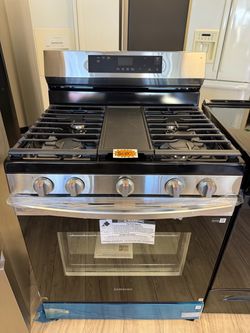 Brand new Samsung Stainless Steel Gas Range with Griddle