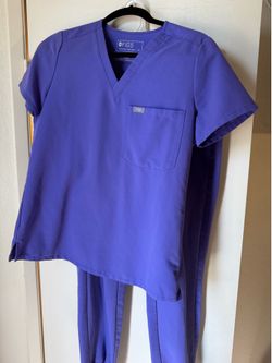 Women scrub set light purple
