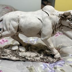 Bull statue Decor