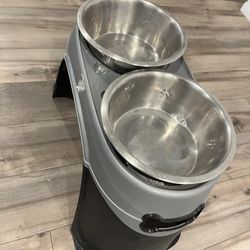 Dog Stand With Stainless Steel Bowls 