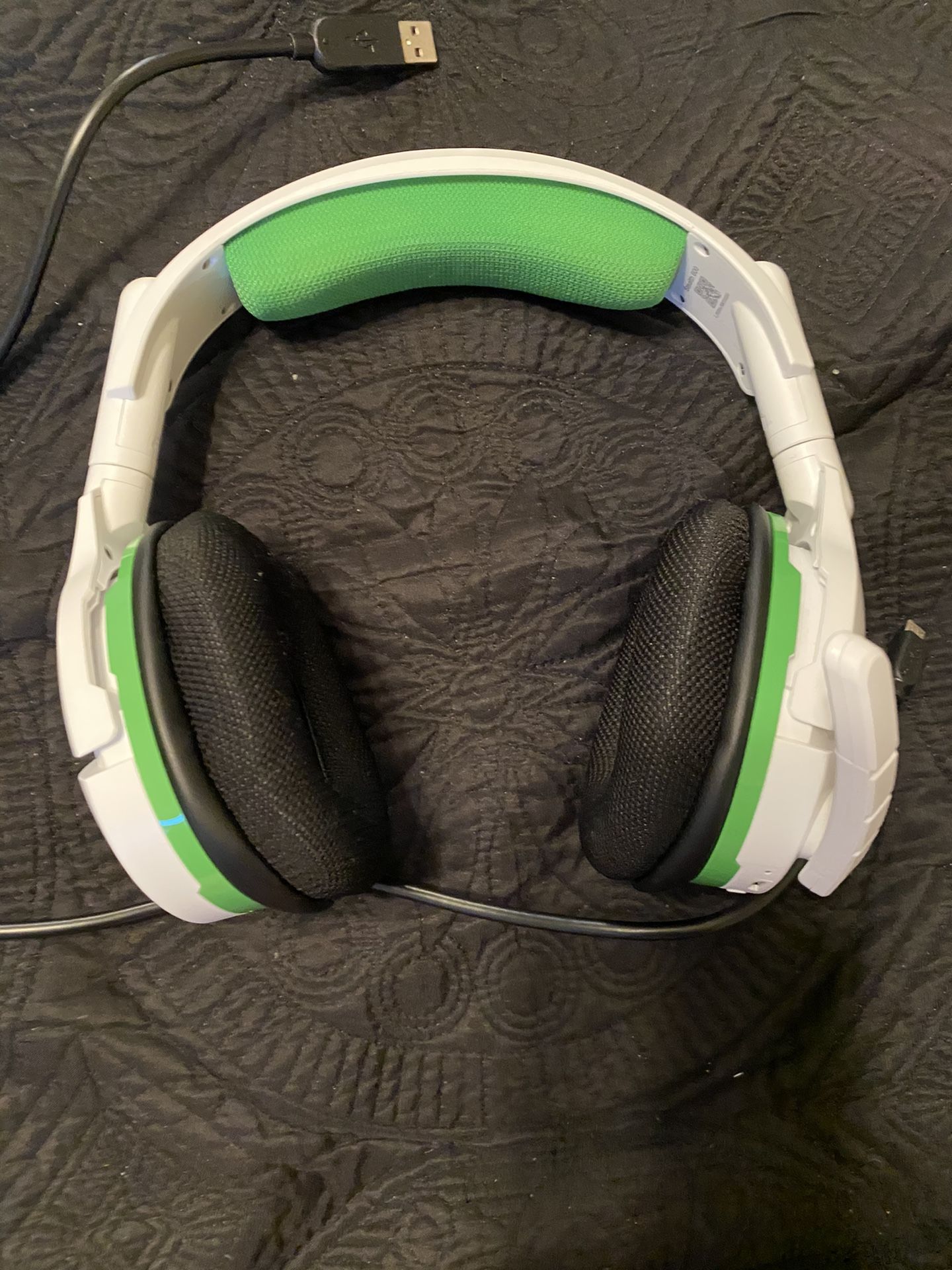 Xbox one x Turtle beaches