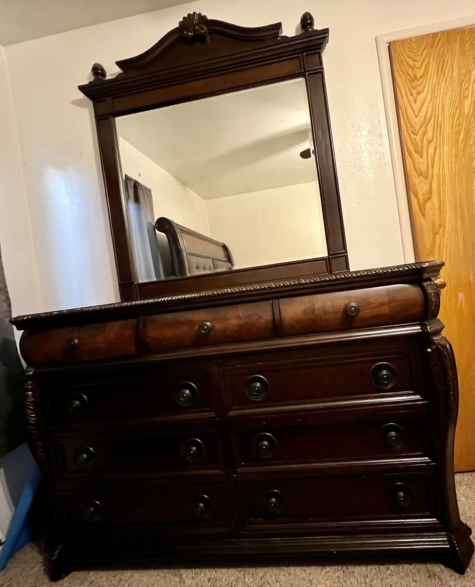 Dresser And Mirror Set