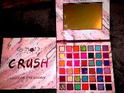 Bright and gliterry pallet
