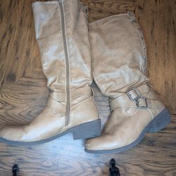 Pink & Pepper Womens Faux Leather Studs Buckles Riding Boots. Size 8.5