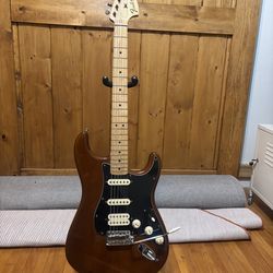 2017 Fender Stratocaster HSS Walnut