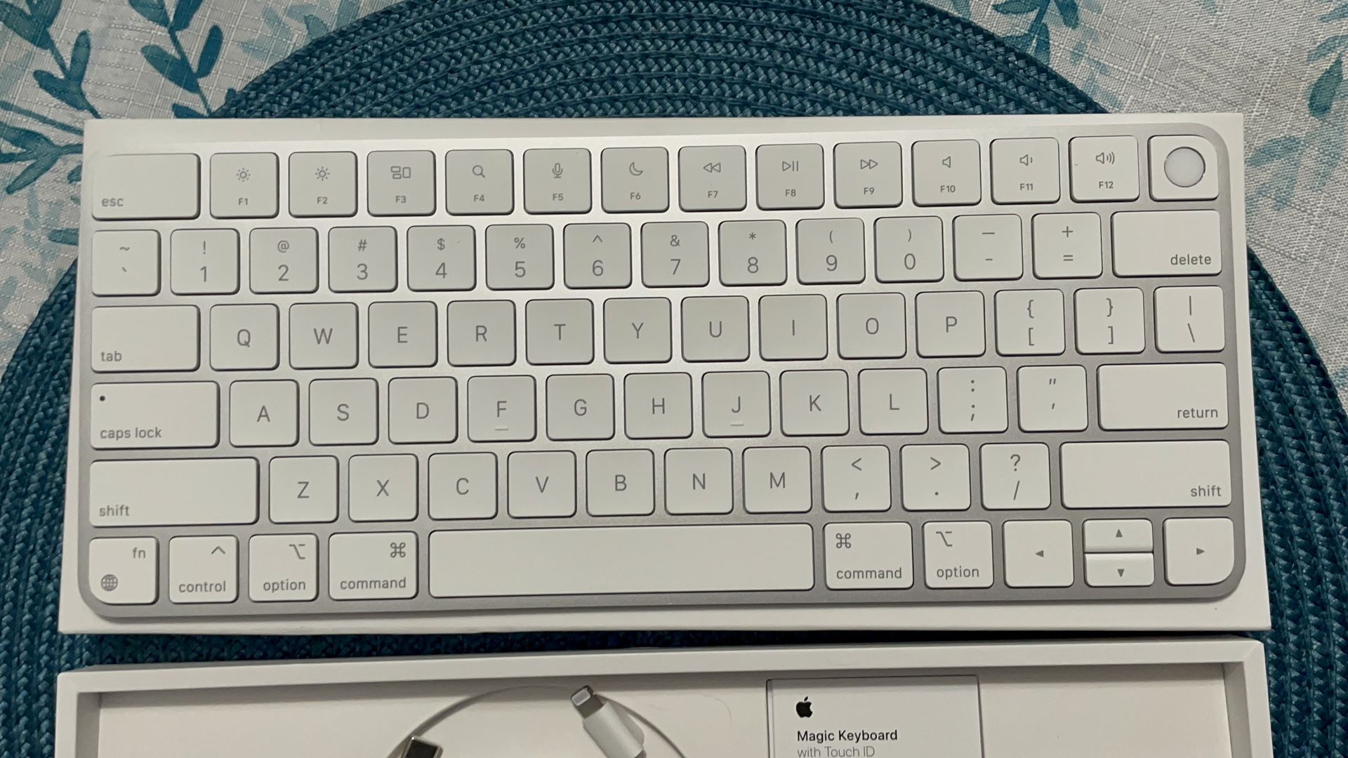 Magic Keyboard w/Touch ID
