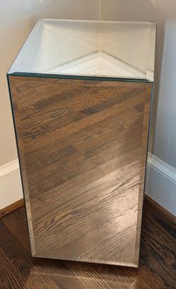 Vintage Hollywood Regency Mirrored Square Pedestal - Modern design