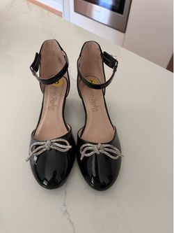 Patent leather black dressy girls shoes