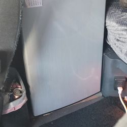 Mini Fridge With Freezer