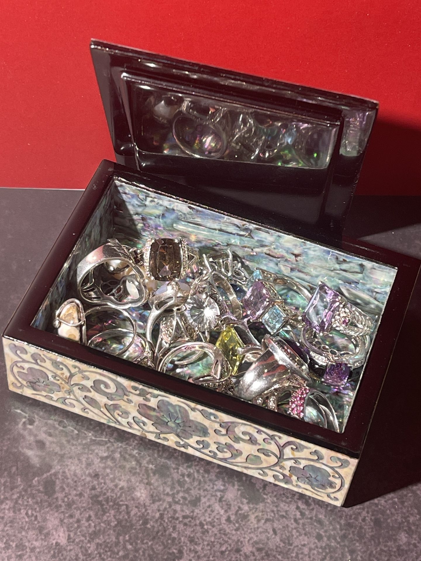 Lot of 17 Sterling Silver Rings with Jewelry Box – 111g .925